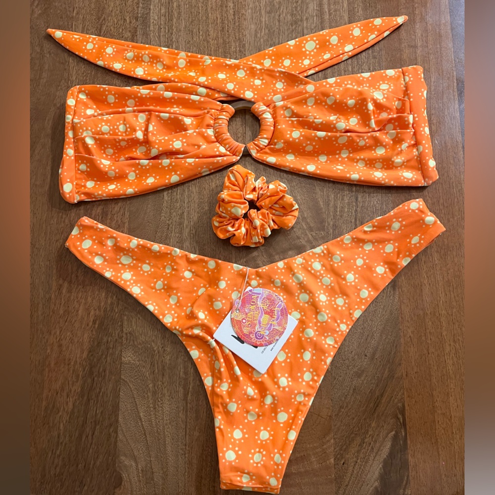 Kulani Kinis Orange Bikini with matching scrunchie NWT XL (runs small)